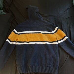 Navy, yellow, and white Old Navy sweater. Size Medium